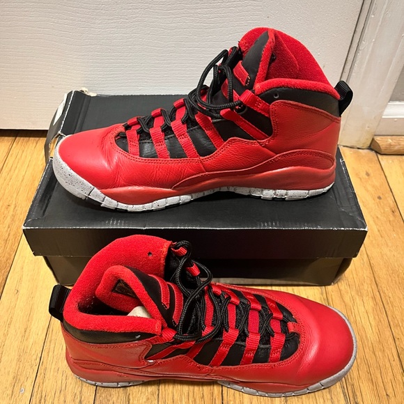 AirJordan Retro 10 (GS) - Picture 3 of 6
